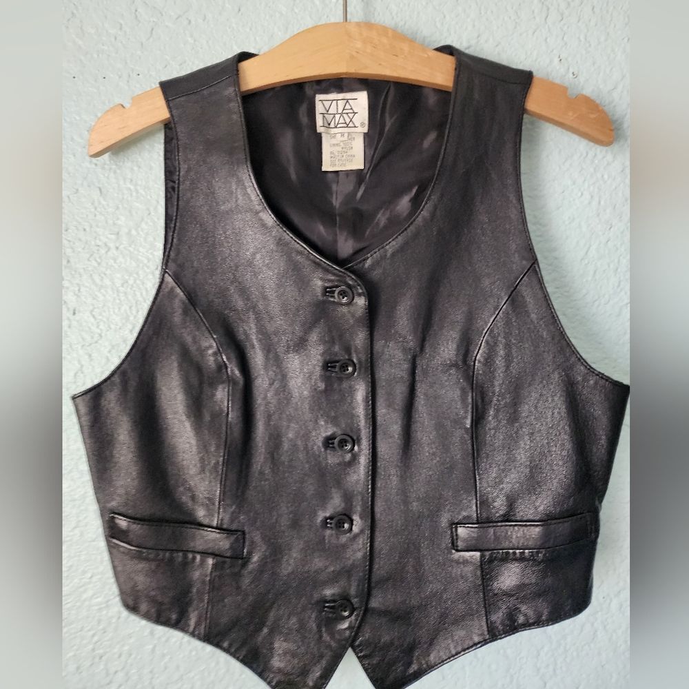 VIA MAX Women's Sleek Black Leather Vest More Like Small Size Not Medium - Picture 2 of 12